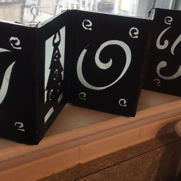 TEA LIGHT HOLIDAY WINDOW DECOR - Picture 2 of 3